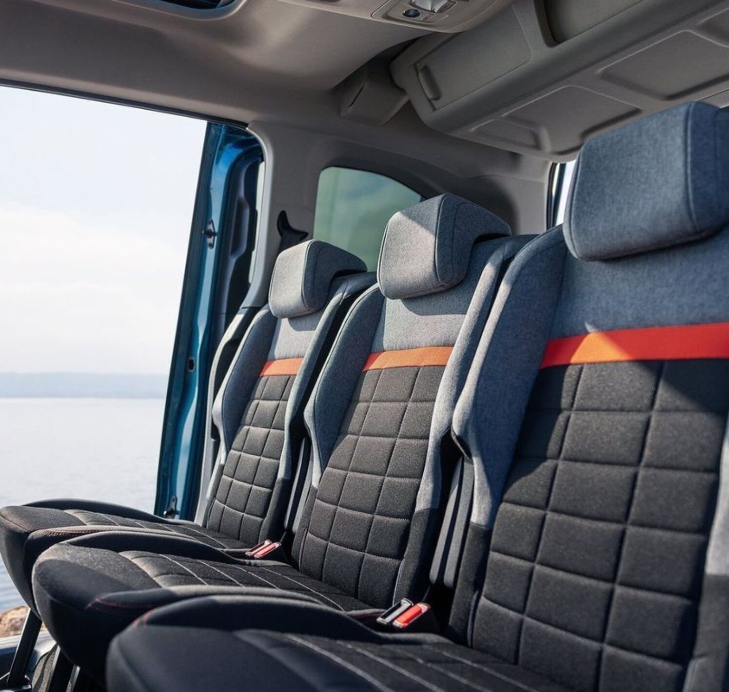https://autofilter.sk/assets/files/images/e-berlingo/gallery/Citroen-e-berlingo-2024-02-galeria_2025-04-10-204218_wqyg.jpg - obrazok