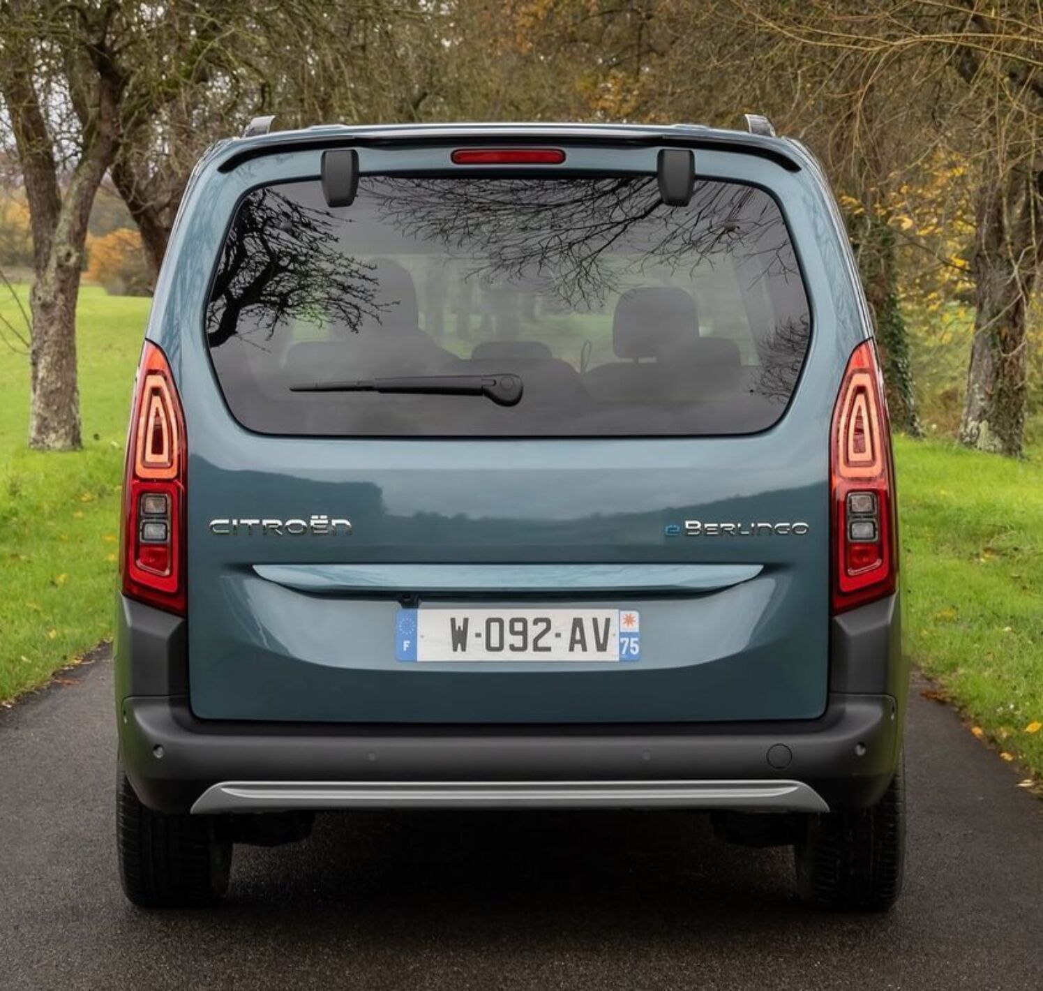 https://autofilter.sk/assets/files/images/e-berlingo/gallery/Citroen-e-berlingo-2024-14-galeria_2025-04-10-204220_hacd.jpg - obrazok