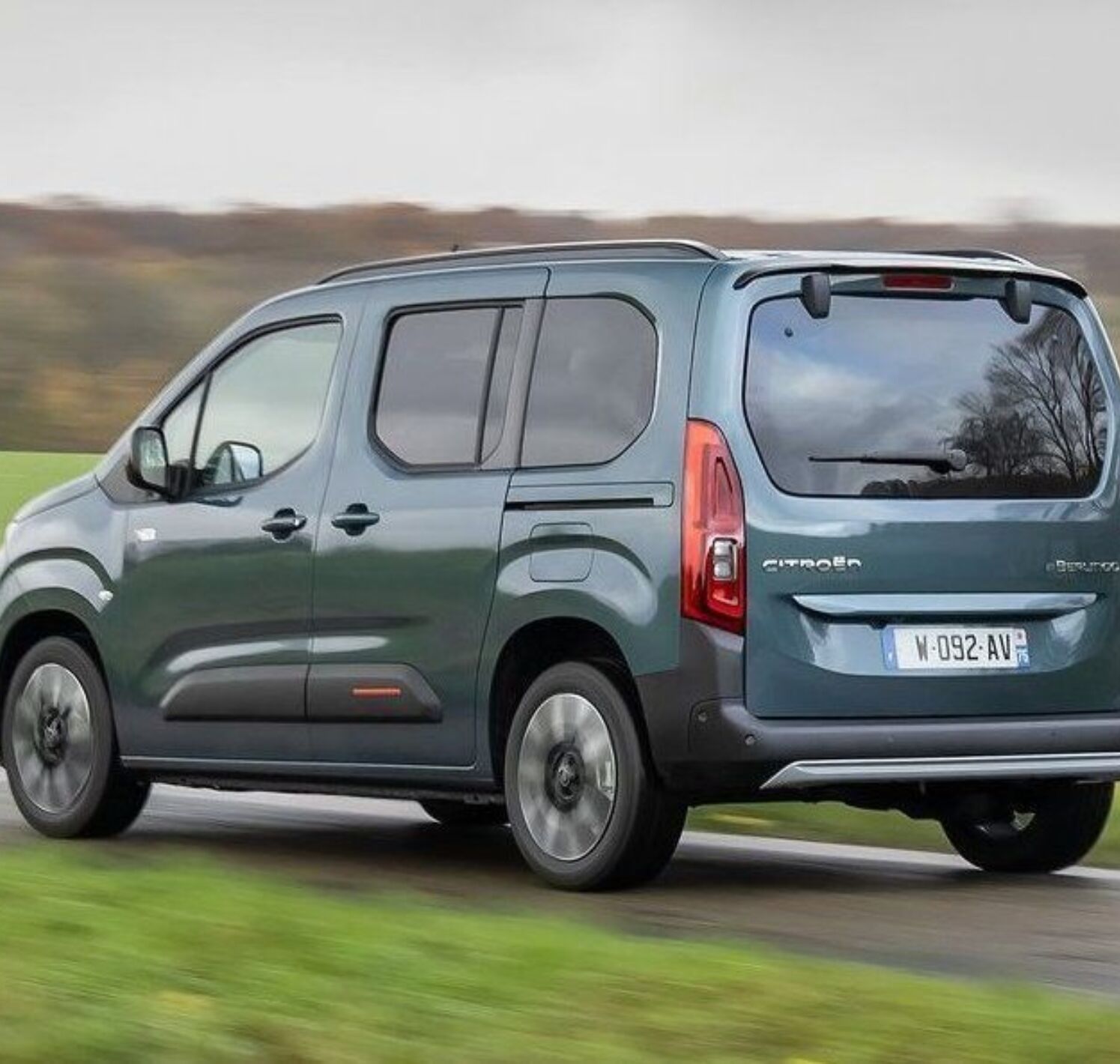 https://autofilter.sk/assets/files/images/e-berlingo/gallery/Citroen-e-berlingo-2024-18-galeria_2025-04-10-204222_tnhm.jpg - obrazok