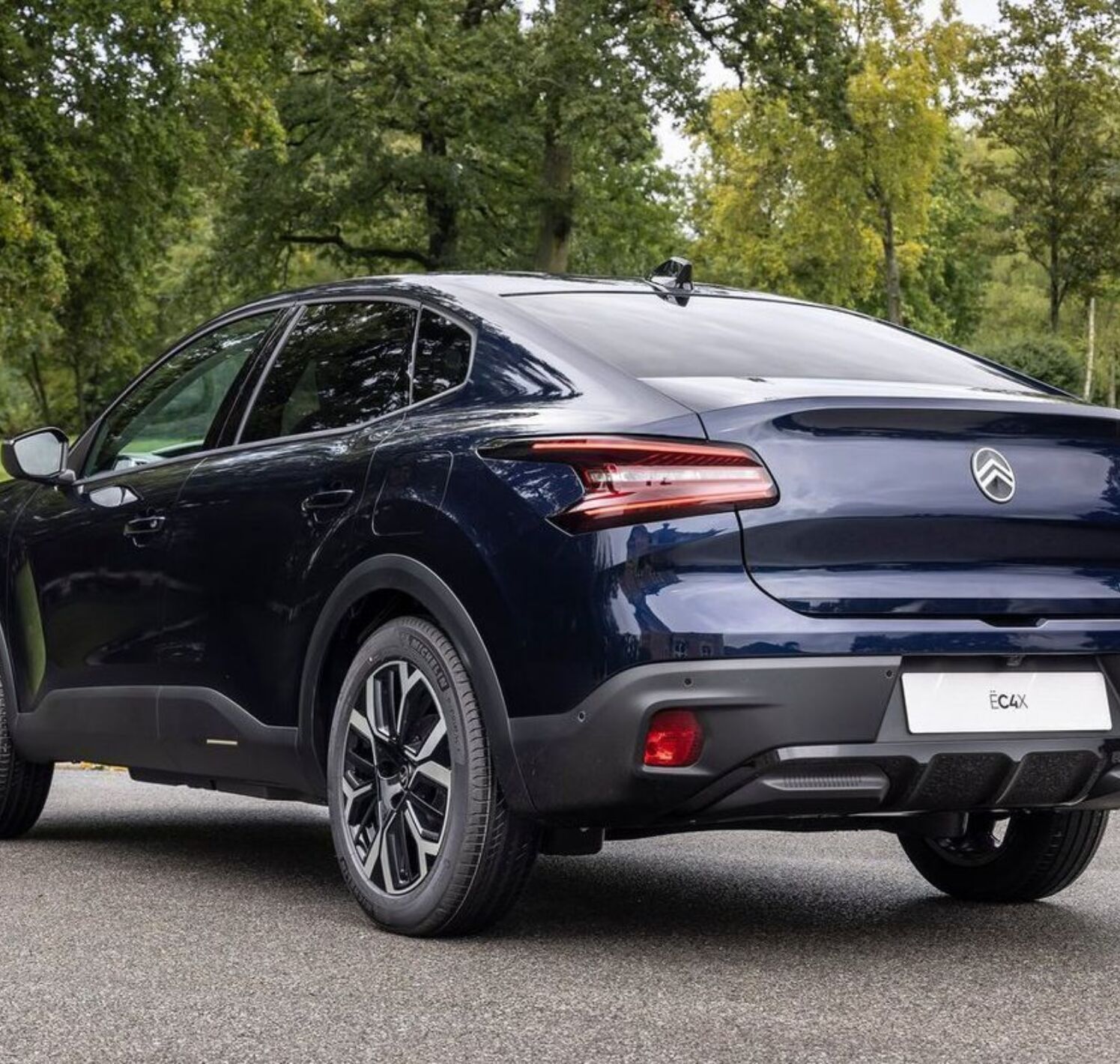 https://autofilter.sk/assets/files/images/e-c4-x/gallery/Citroen-c4-x-2024-galeria_2025-04-10-204118_usry.jpg - obrazok