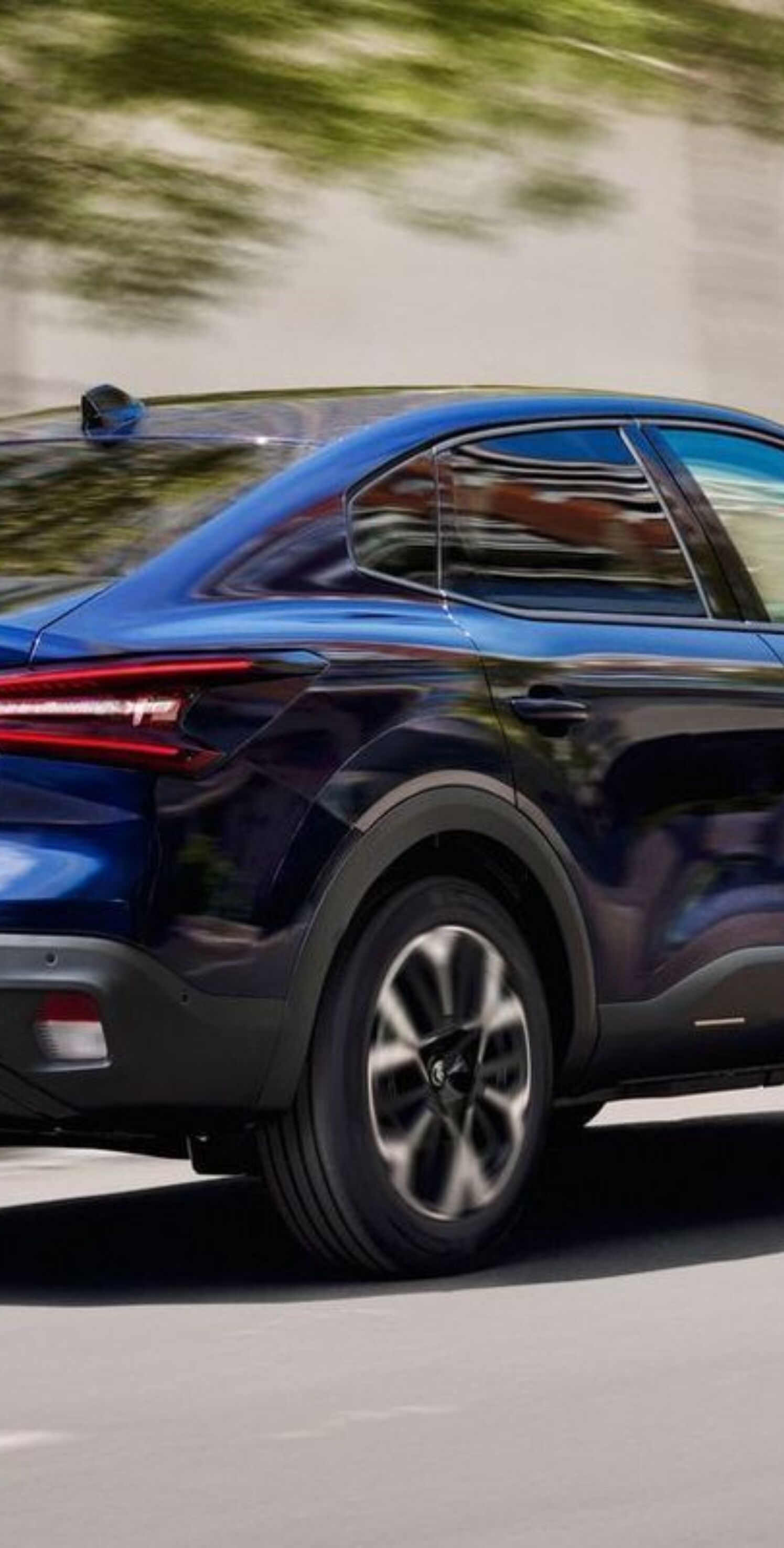 https://autofilter.sk/assets/files/images/e-c4-x/gallery/Citroen-c4-x-2024-04-galeria_2025-04-10-204116_luxf.jpg - obrazok