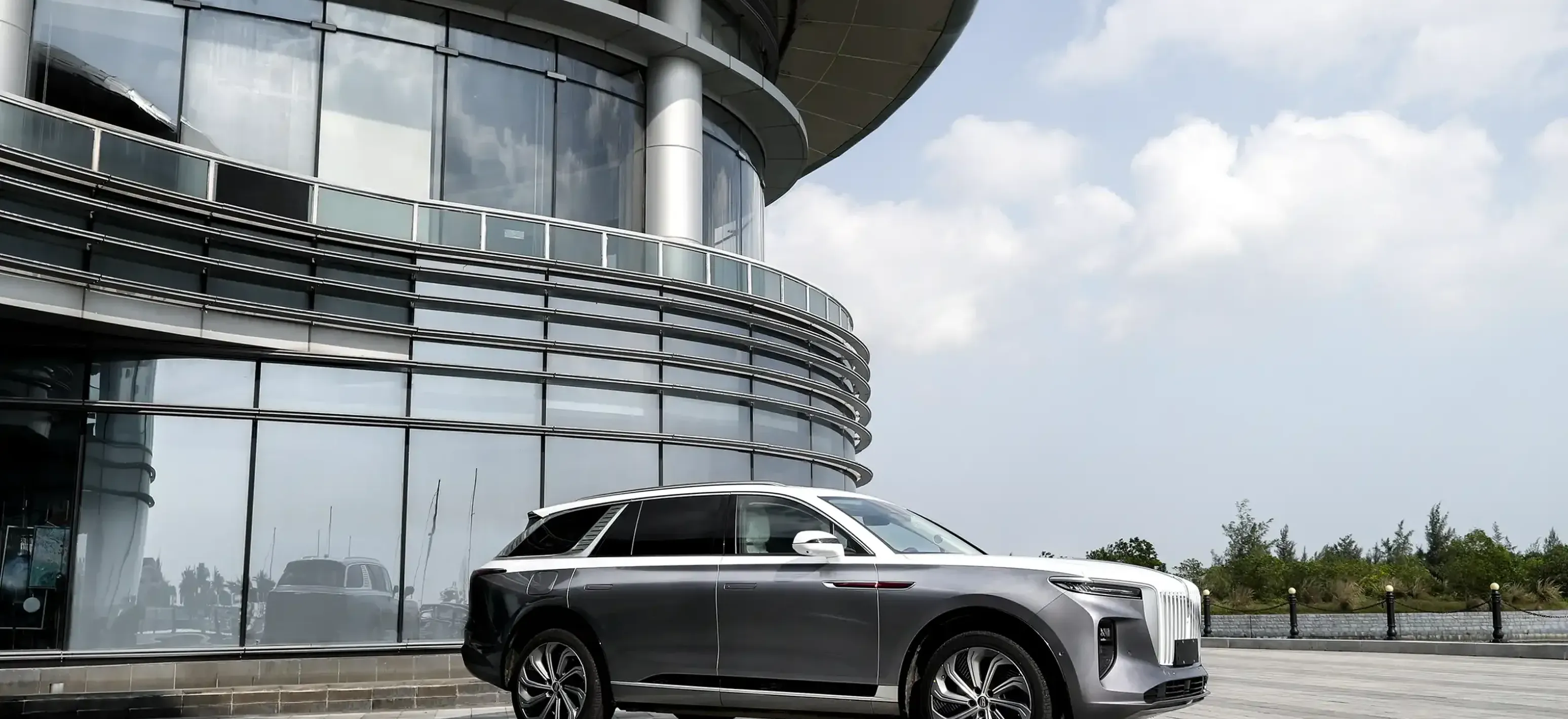 https://autofilter.sk/assets/files/images/e-hs9/gallery/Hongqi-E-HS9-09.webp - obrazok