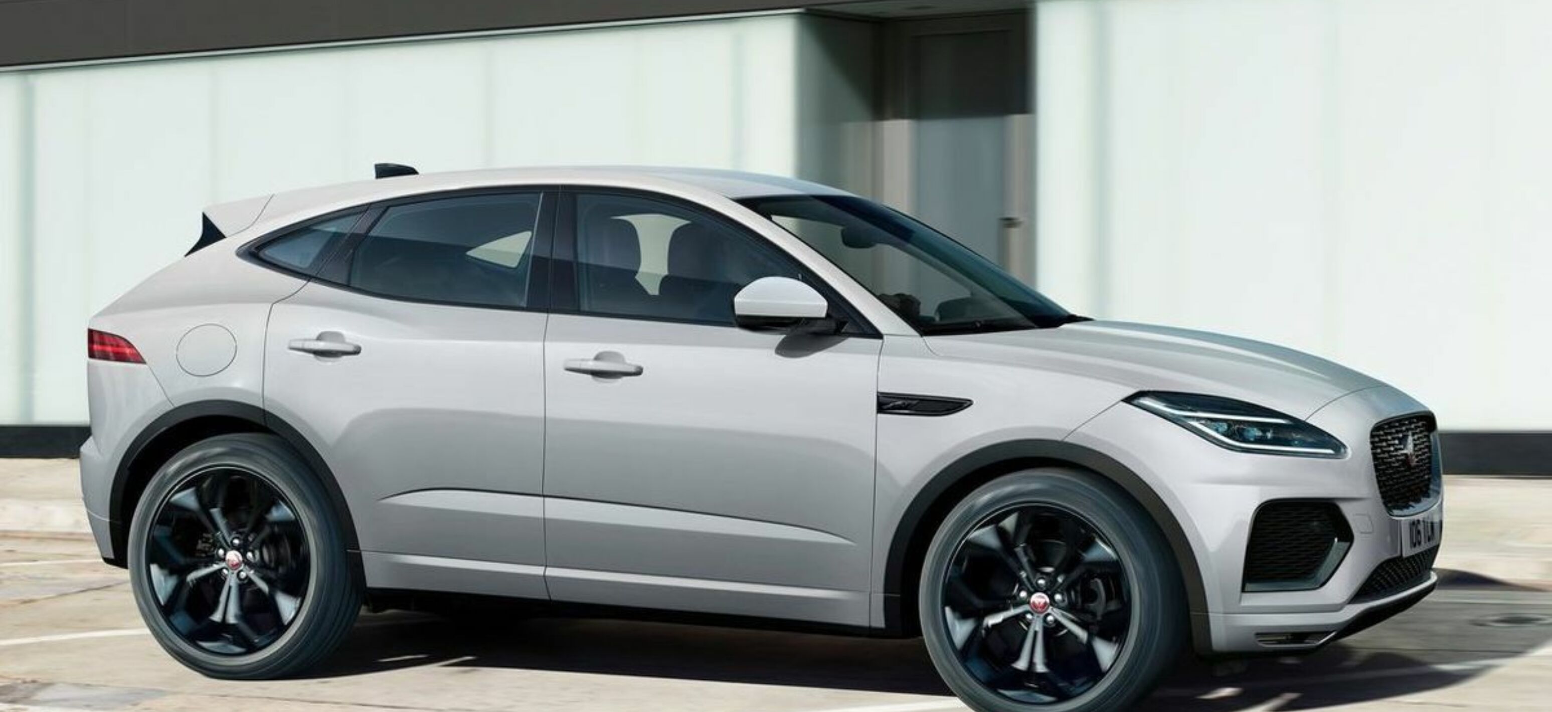 https://autofilter.sk/assets/files/images/e-pace-phev/gallery/Jaguar-e-pace-2021-11-galeria_2025-04-10-204909_fnas.jpg - obrazok