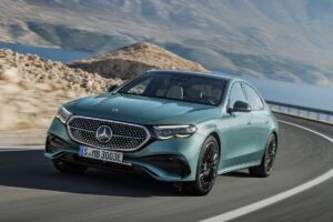 Mercedes-Benz E sedan PHEV– sedan s elektrickým dojazdom cez 100 km