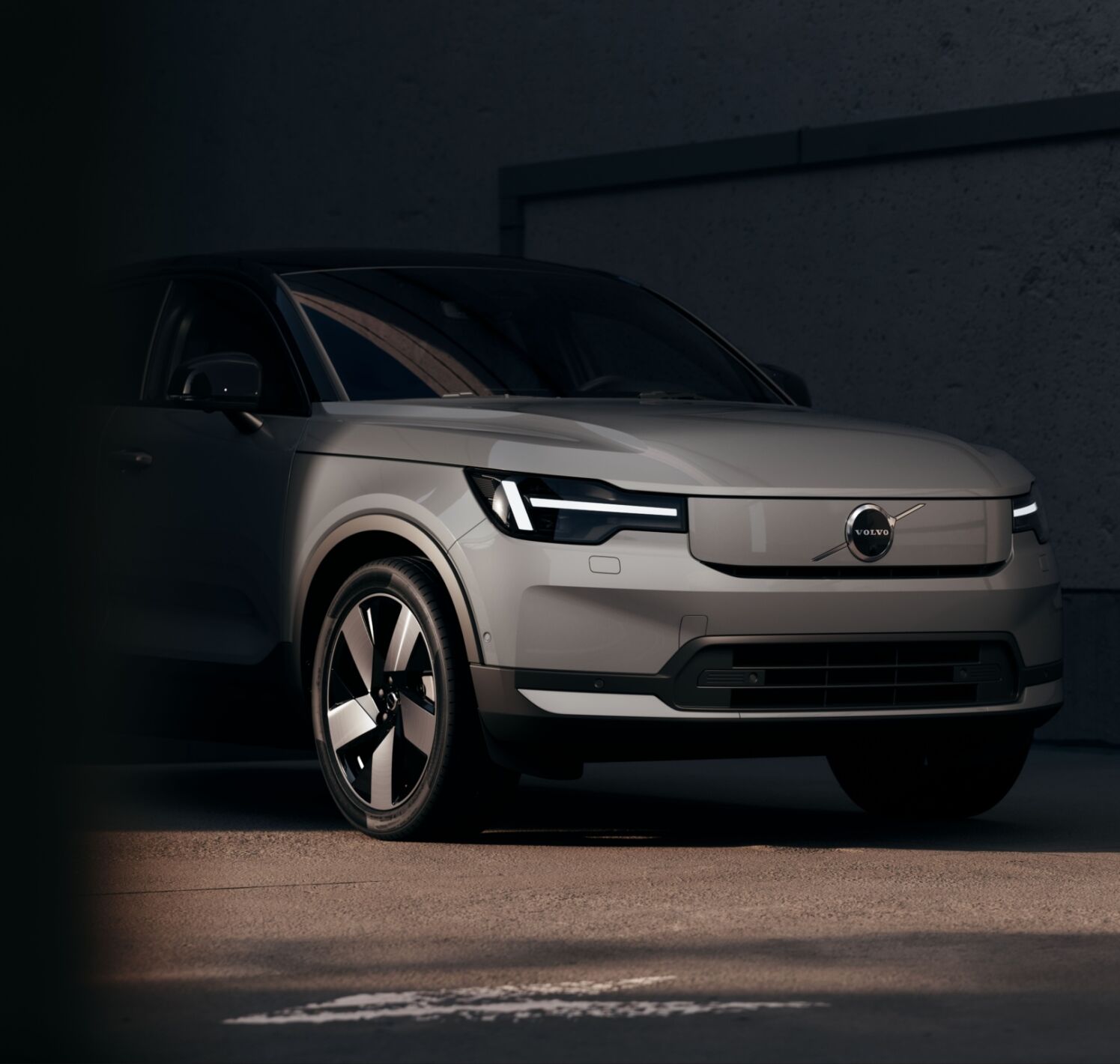 https://autofilter.sk/assets/files/images/ec40/gallery/The_New_Volvo_EC40_Exterior_Detail_FrontGrille.jpg - obrazok