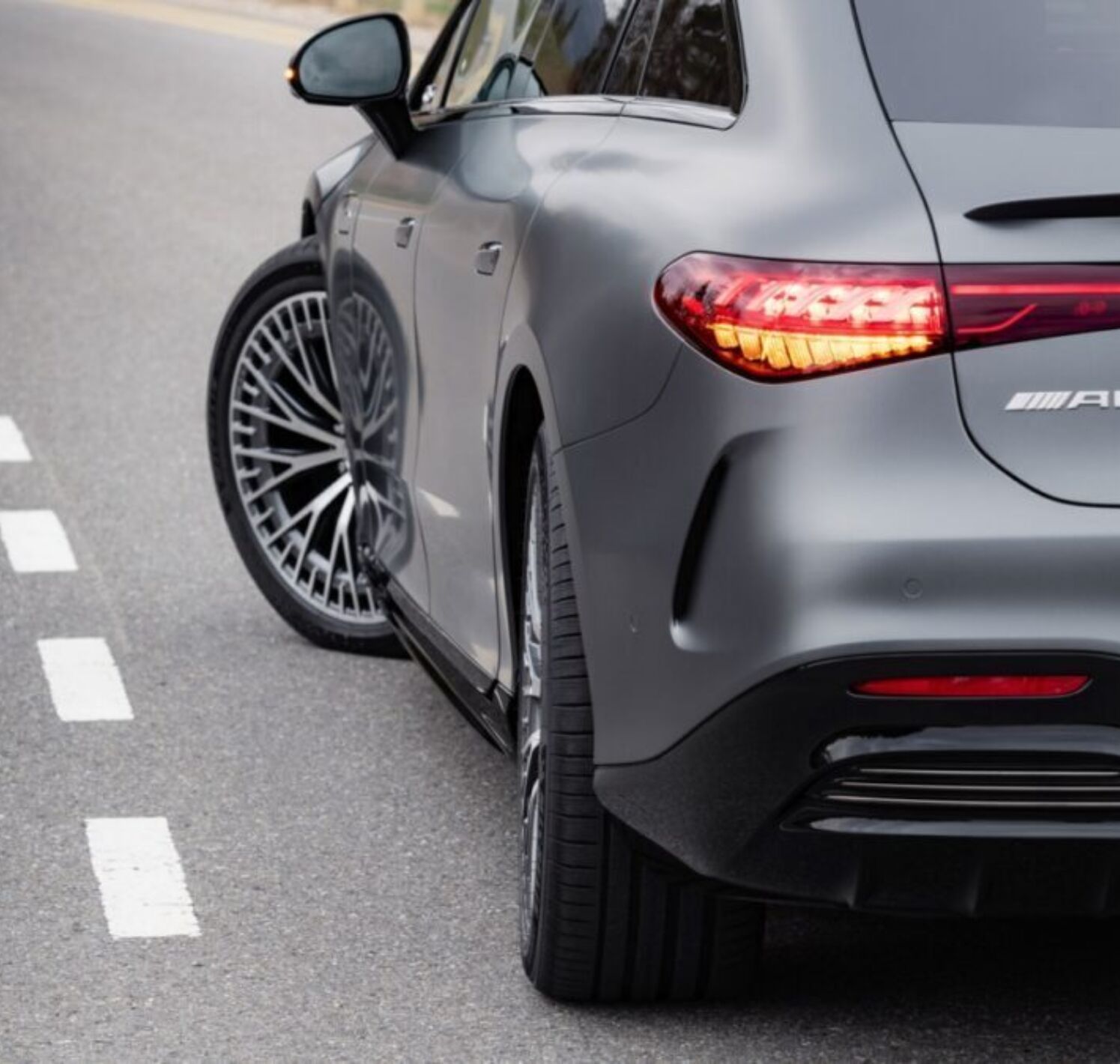 https://autofilter.sk/assets/files/images/eqs-amg/gallery/18_2025-04-10-211506_khaw.jpg - obrazok