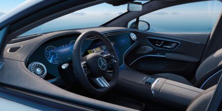 Mercedes-Benz EQS: luxusná elektrická vlajková loď s dlhším dojazdom a novou technikou obrazok