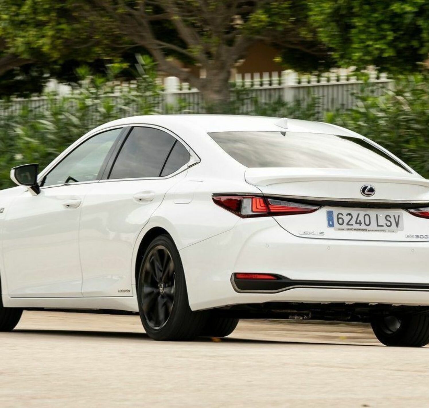https://autofilter.sk/assets/files/images/es/gallery/Lexus-es-300h-2021-17-galeria_2025-04-10-205814_enum.jpg - obrazok