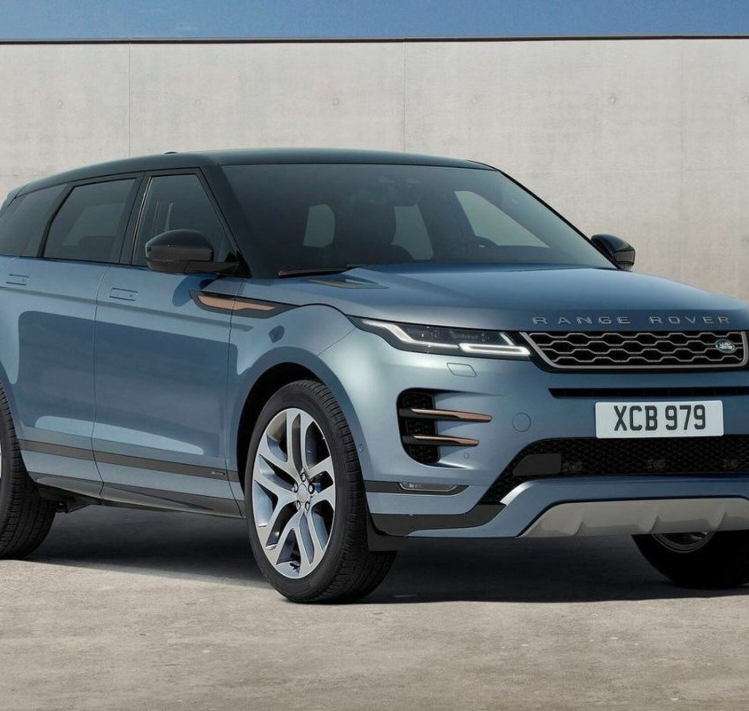 https://autofilter.sk/assets/files/images/evoque/gallery/Range-rover-evoque-2019-35-galeria.jpg - obrazok