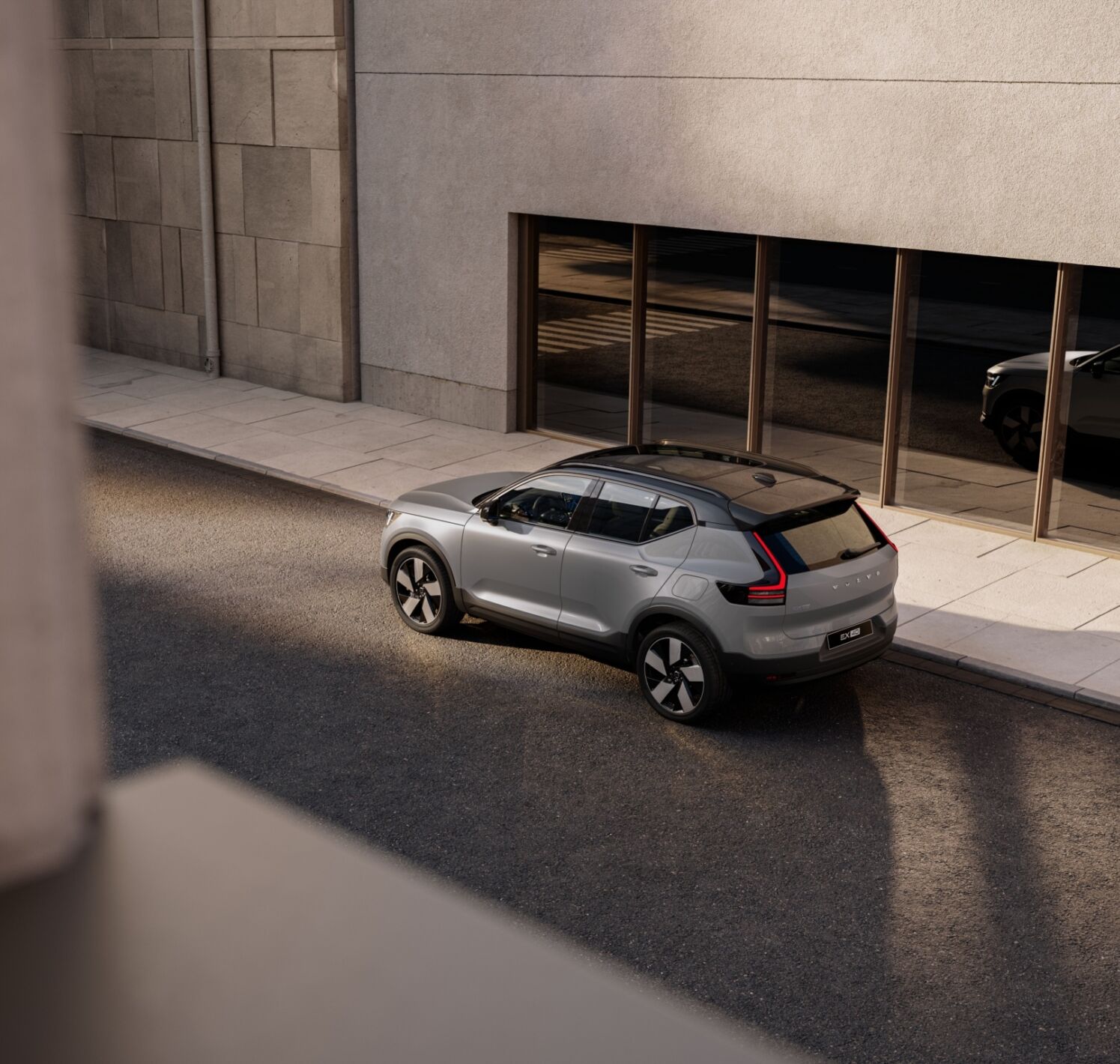 https://autofilter.sk/assets/files/images/ex40/gallery/The_New_Volvo_EX40_Exterior_TopBackFromAbove.jpg - obrazok