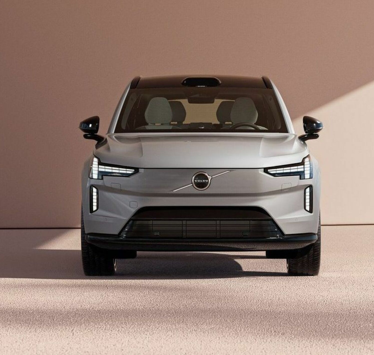 https://autofilter.sk/assets/files/images/ex90/gallery/Volvo-ex90-2022-14-galeria_2025-04-10-214121_lgen.jpg - obrazok