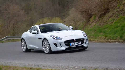 Test ojetiny: Jaguar F-Type je krásná odměna za úspěch s rozumnými provozními náklady obrazok