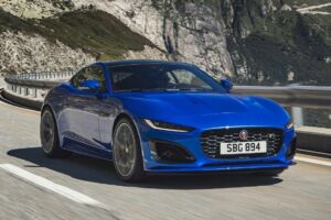 Jaguar F-Type dáva rozum P300, srdce však chce osemvalec