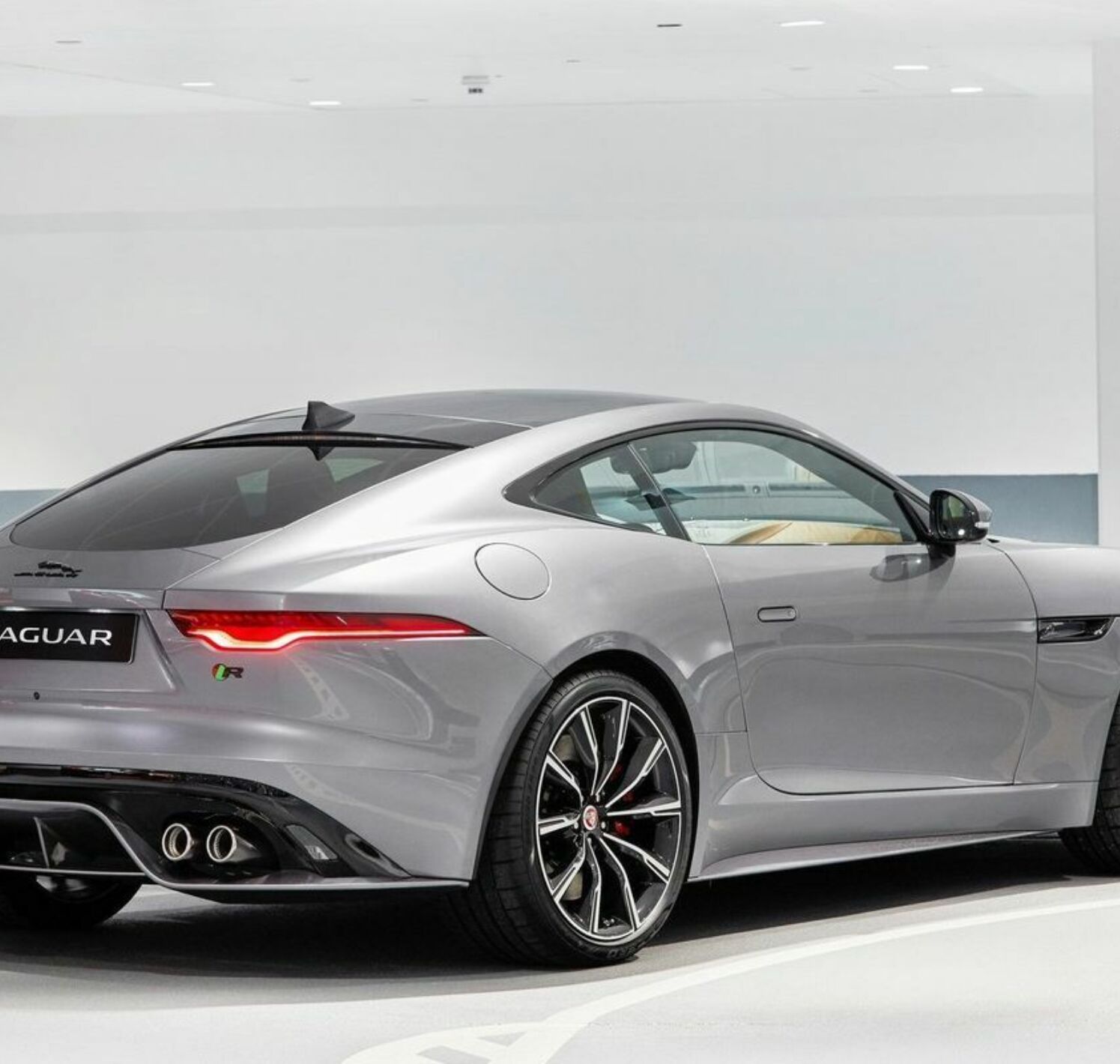 https://autofilter.sk/assets/files/images/f-type/gallery/Jaguar-f-type-2020-08-galeria_2025-04-10-205136_qnaa.jpg - obrazok