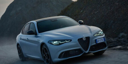 Alfa Romeo Giulia – športový sedan, ktorý stále myslí na vodiča obrazok
