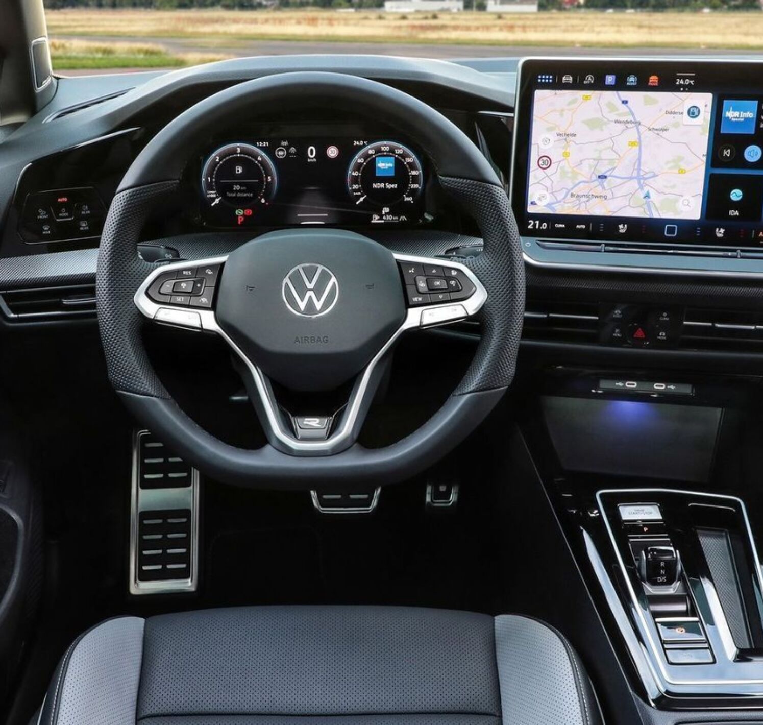 https://autofilter.sk/assets/files/images/golf-variant/gallery/Volkswagen-golf-variant-2023-23-galeria_2025-04-10-195701_rady.jpg - obrazok
