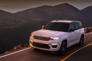 Jeep Grand Cherokee je luxusný teréniak s 2,6-tonovou podmienkou