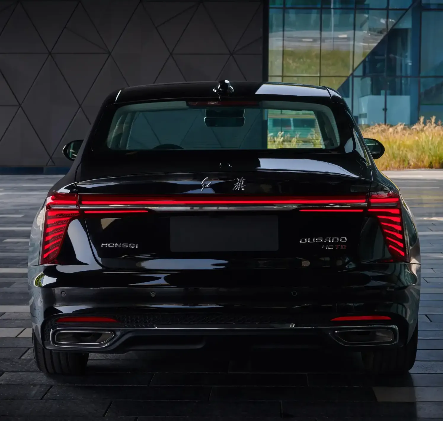 https://autofilter.sk/assets/files/images/h5/gallery/Hongqi-H5-20.webp - obrazok