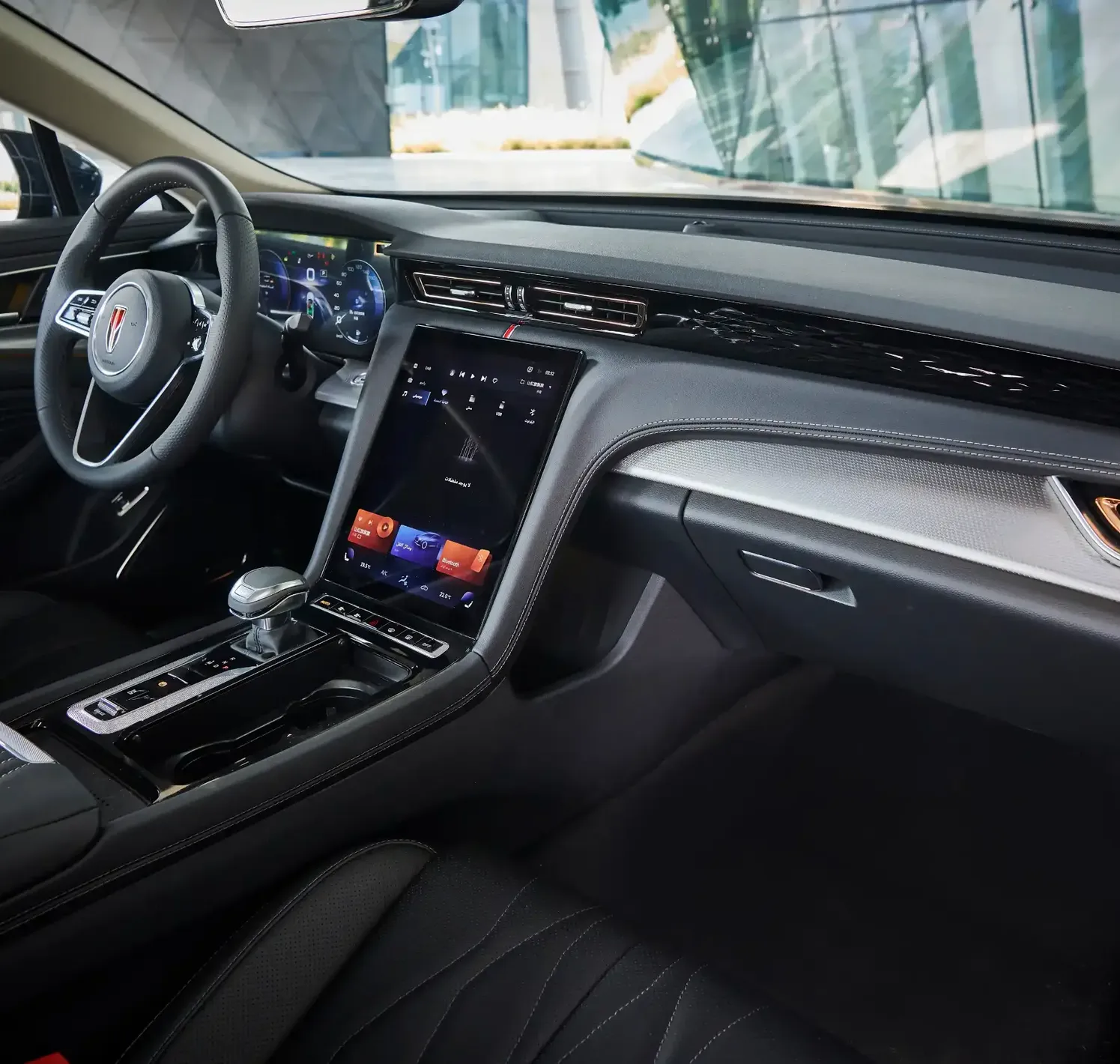 https://autofilter.sk/assets/files/images/h5/gallery/Hongqi-H5-28.webp - obrazok