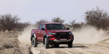Toyota Hilux GR SPORT II – pracovný pickup s ostrejším podvozkom a širším postojom obrazok