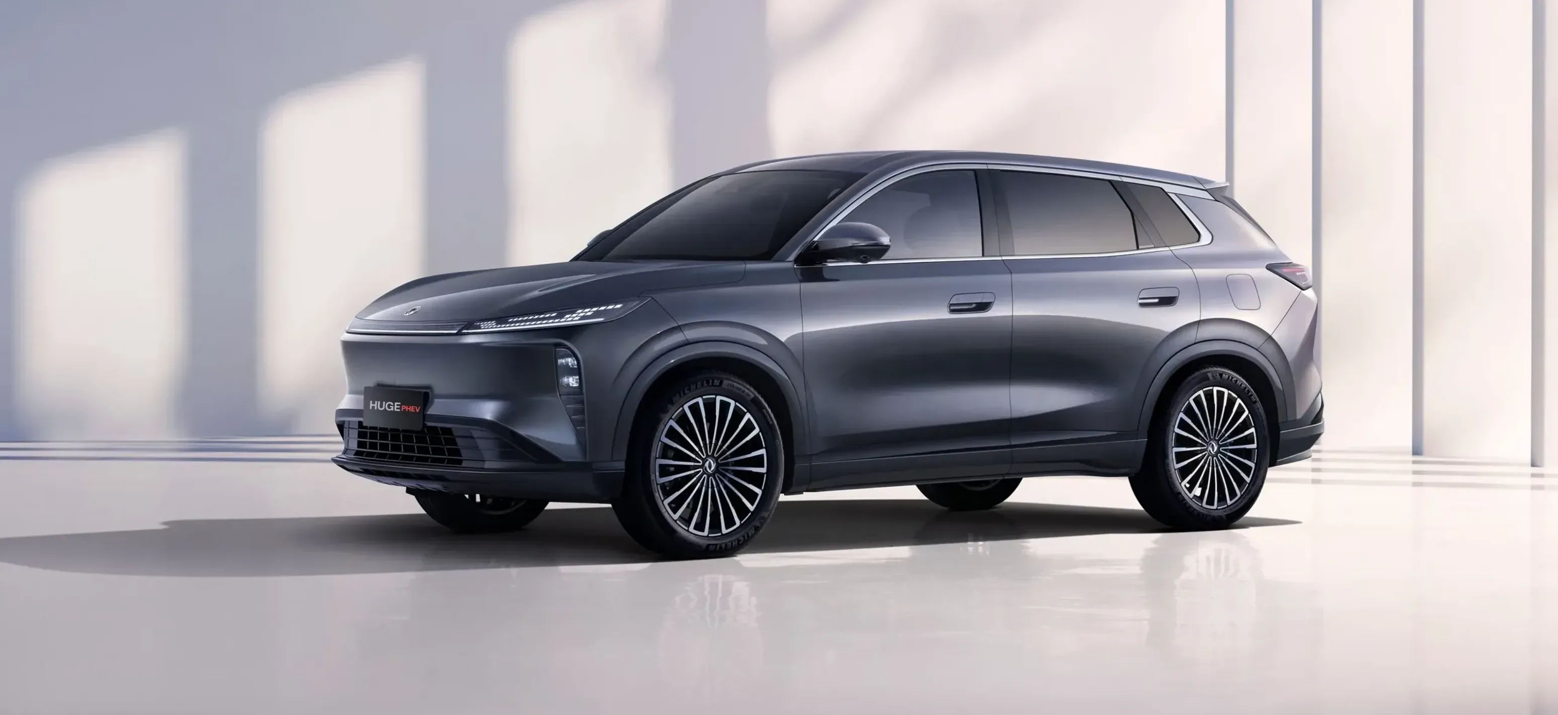 https://autofilter.sk/assets/files/images/huge-phev/gallery/HUGE_phev_gray-scaled_2026-10-14-142743_vdac.webp - obrazok