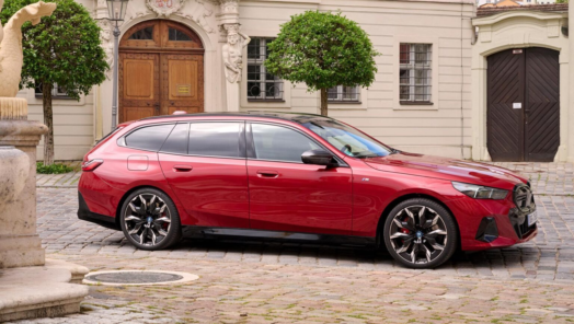 Nemci doň dali všetko. Ideálne kombi za nenormálne peniaze. Veľký test BMW i5 M60 xDrive Touring obrazok