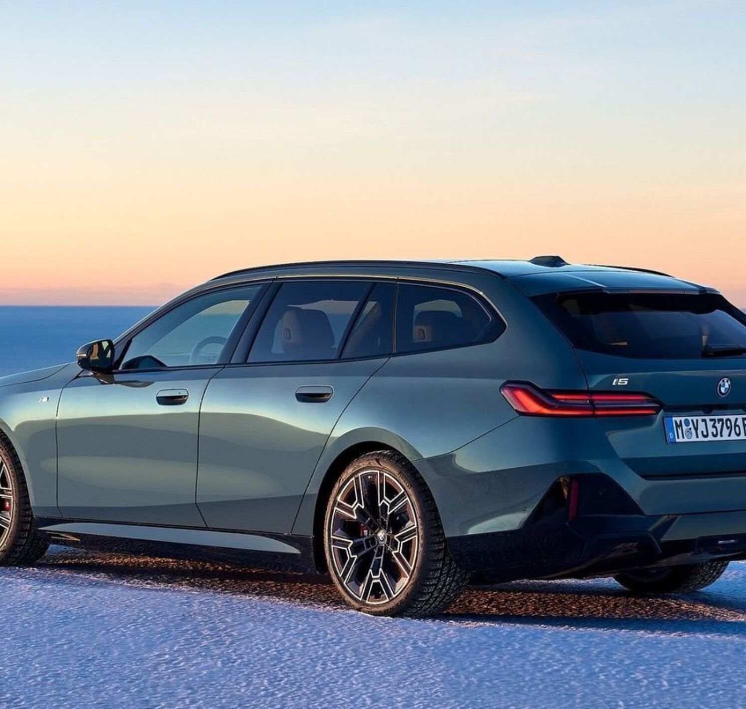 https://autofilter.sk/assets/files/images/i5-touring/gallery/Bmw-i5-touring-2025-06-galeria_2025-04-10-203359_yozm.jpg - obrazok