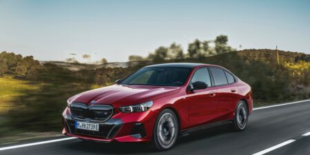 BMW i5 – elektrický biznis sedan, ktorý stavia na komforte a technológiách obrazok