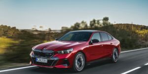 BMW i5 – elektrický biznis sedan, ktorý stavia na komforte a technológiách obrazok