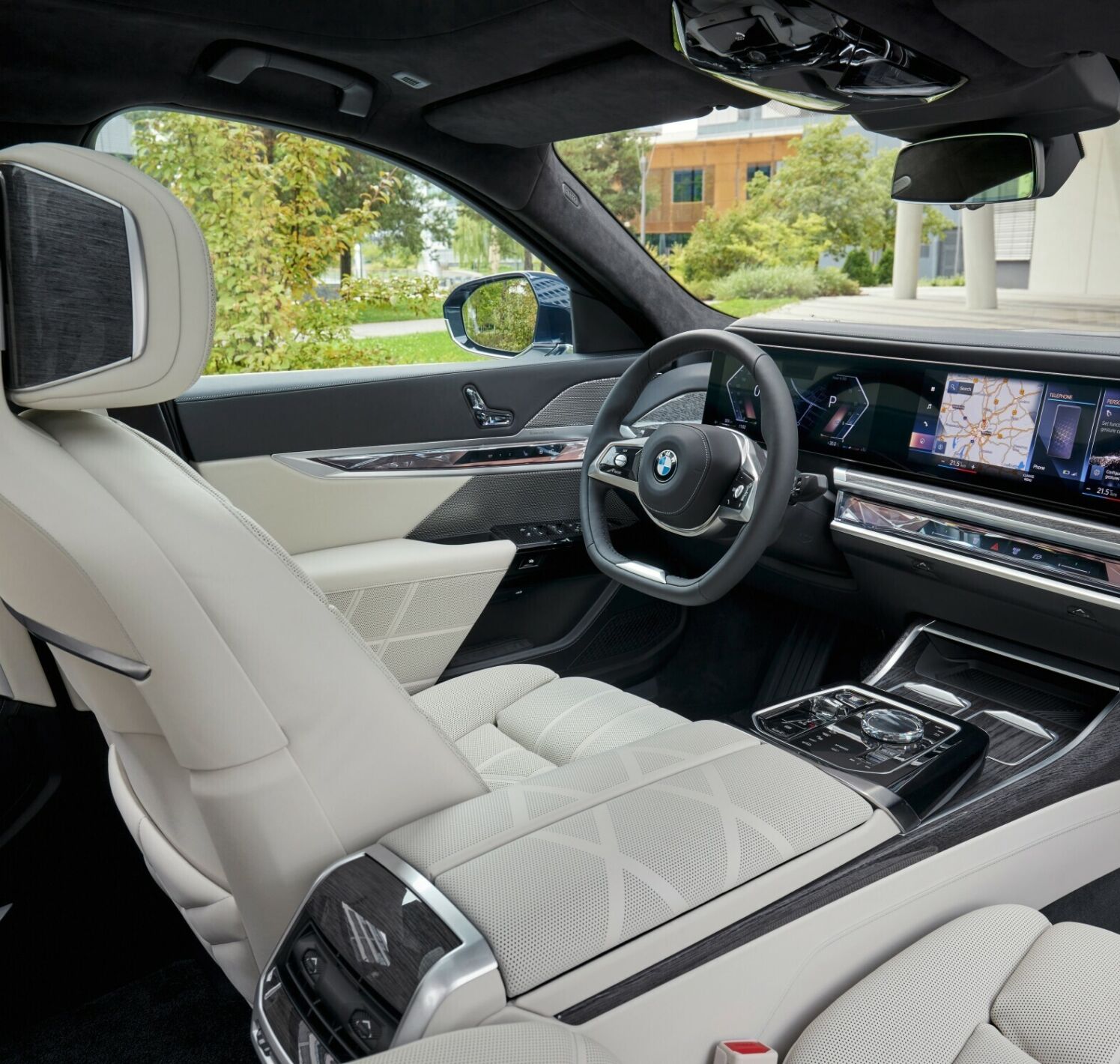 https://autofilter.sk/assets/files/images/i7/gallery/P90480885-low-Res-the-new-bmw-740d-xdr_2025-04-10-203456_vwvx.jpg - obrazok