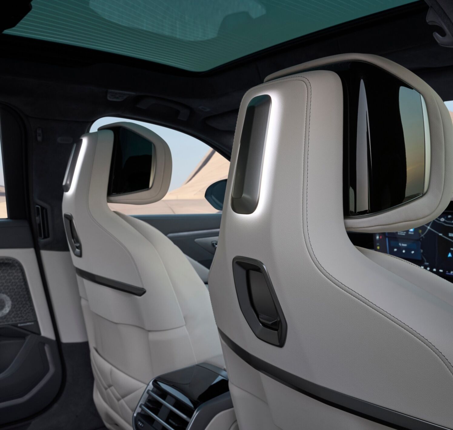 https://autofilter.sk/assets/files/images/i7/gallery/P90636130_lowRes_bmw-740-xdrive-04-20.jpg - obrazok