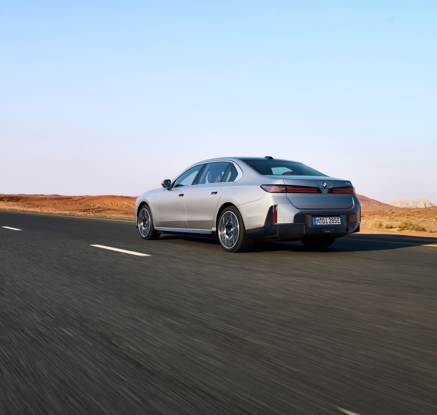 https://autofilter.sk/assets/files/images/i7/gallery/P90636157_lowRes_bmw-i7-60-xdrive-04.jpg - obrazok
