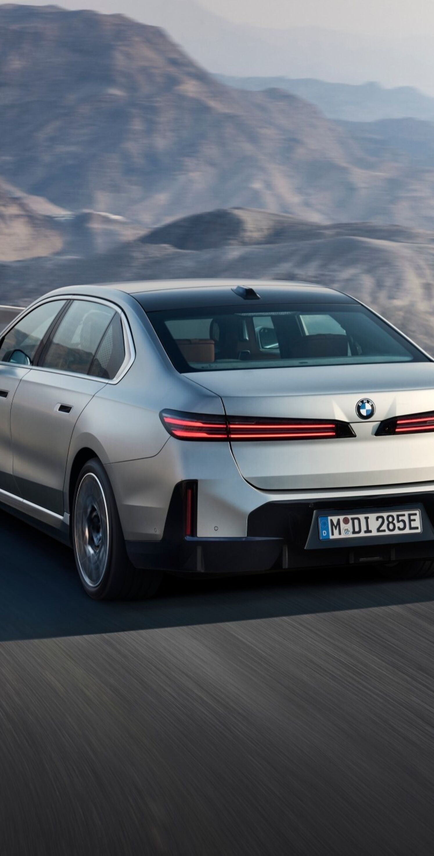 https://autofilter.sk/assets/files/images/i7/gallery/P90636158_lowRes_bmw-i7-60-xdrive-04.jpg - obrazok