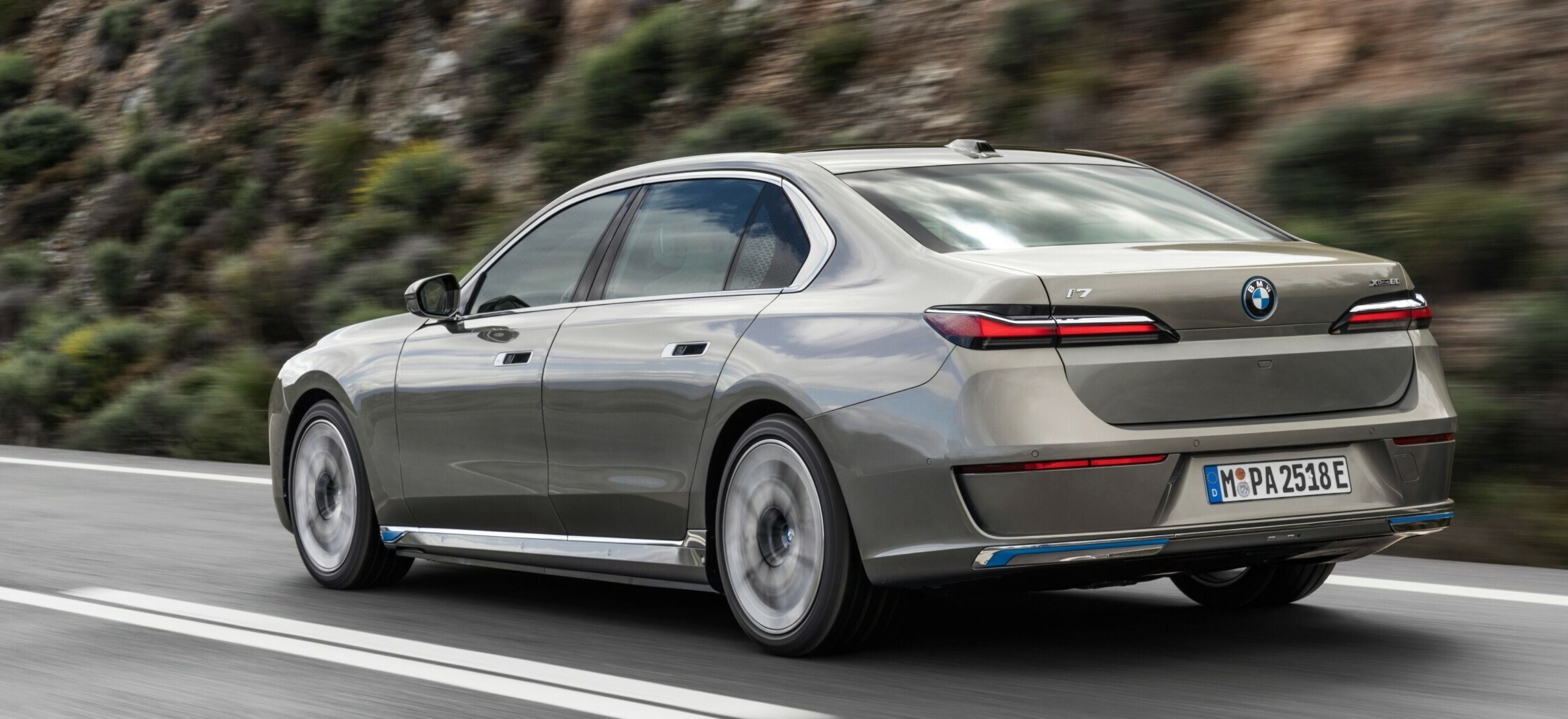 https://autofilter.sk/assets/files/images/i7/gallery/P90458209-low-Res-the-new-bmw-i7-xdriv_2025-04-10-203451_dvjc.jpg - obrazok