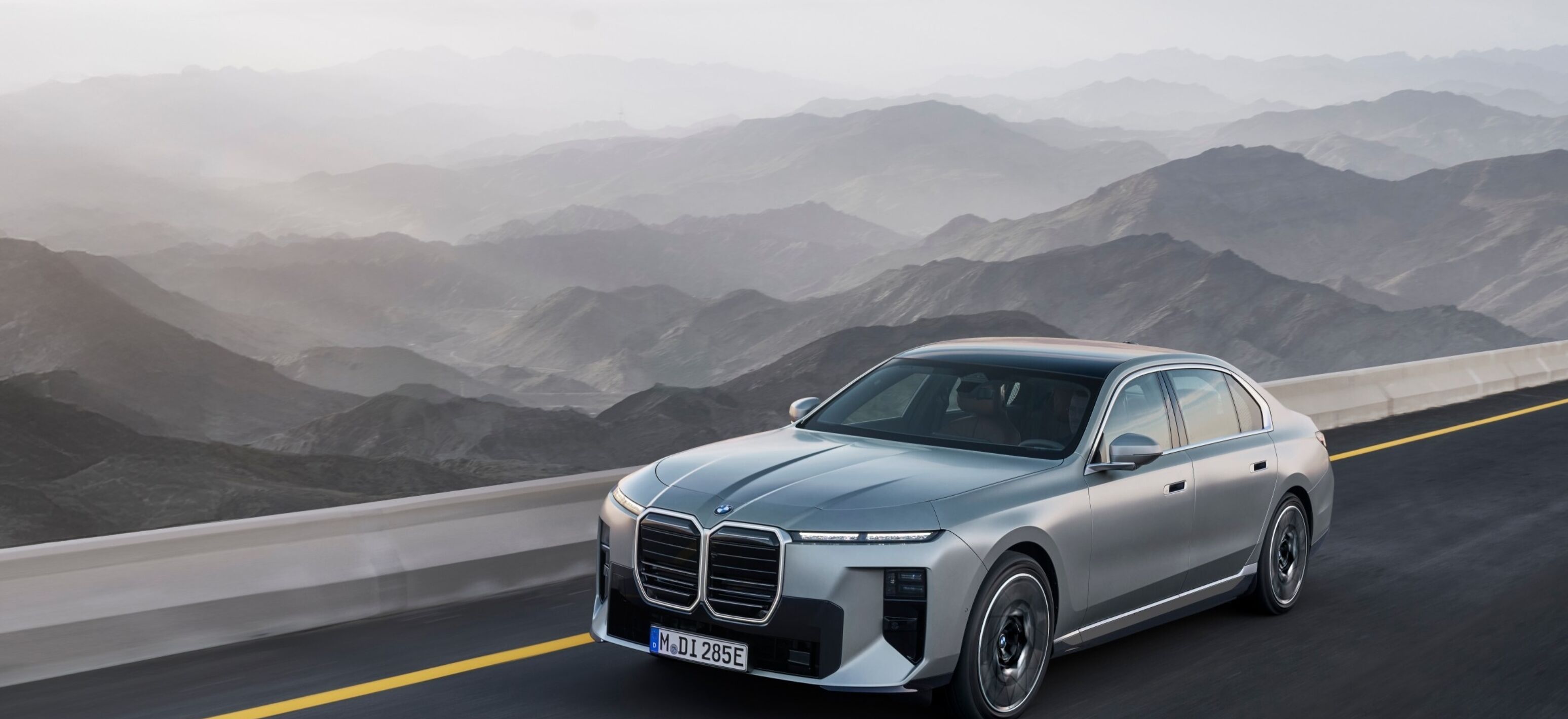 https://autofilter.sk/assets/files/images/i7/gallery/P90636137_lowRes_bmw-i7-60-xdrive-04.jpg - obrazok