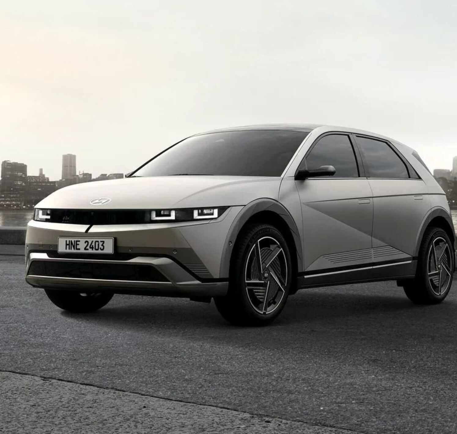https://autofilter.sk/assets/files/images/ioniq-5/gallery/Hyundai-ioniq-5-facelift-2024-08-galeria_2025-04-10-195255_wqxl.jpg - obrazok