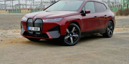 TEST BMW iX Otestovali jsme všechny tři verze elektrické mnichovské revoluce obrazok