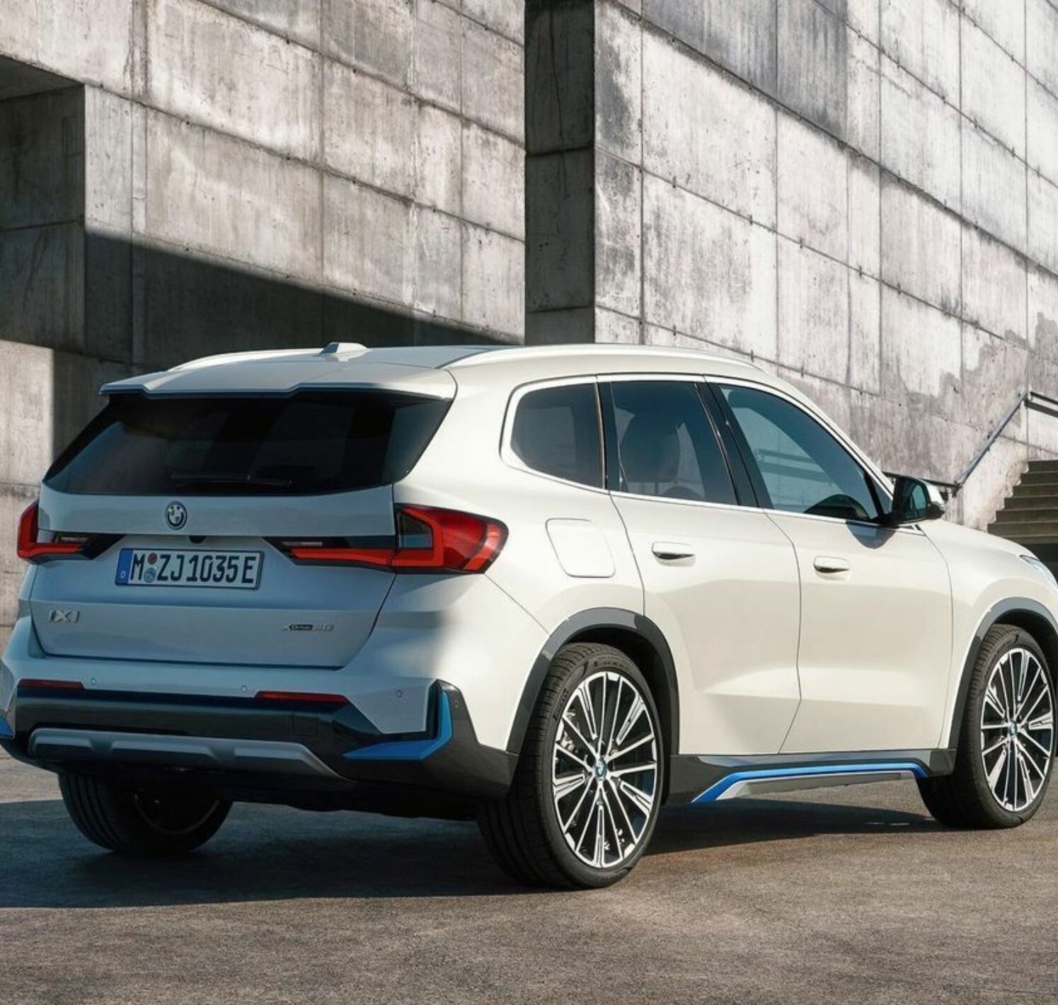 https://autofilter.sk/assets/files/images/ix1/gallery/Bmw-ix1-2022-26-galeria_2025-04-10-203606_gjen.jpg - obrazok