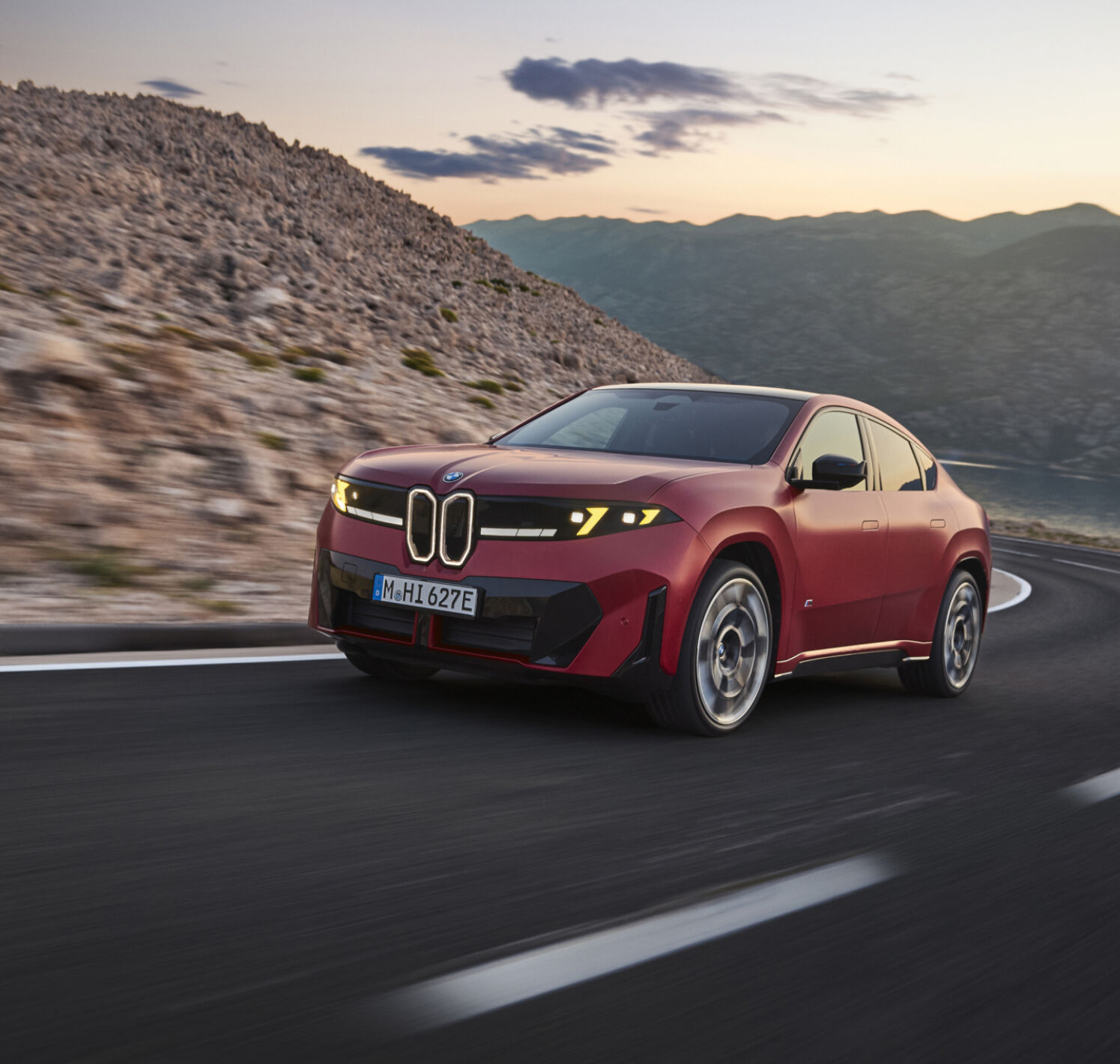 https://autofilter.sk/assets/files/images/ix3-2/gallery/P90655719_highRes_bmw-ix4-m60-xdrive-d.jpg - obrazok