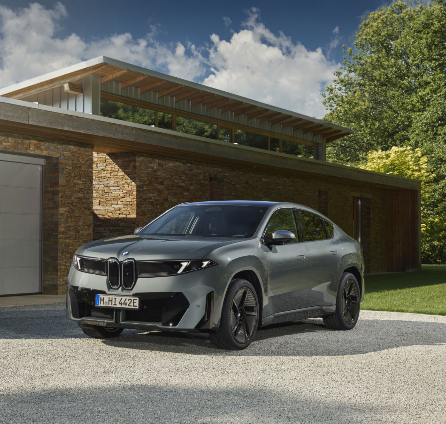https://autofilter.sk/assets/files/images/ix3-2/gallery/P90655784_highRes_bmw-ix4-50-xdrive-st.jpg - obrazok