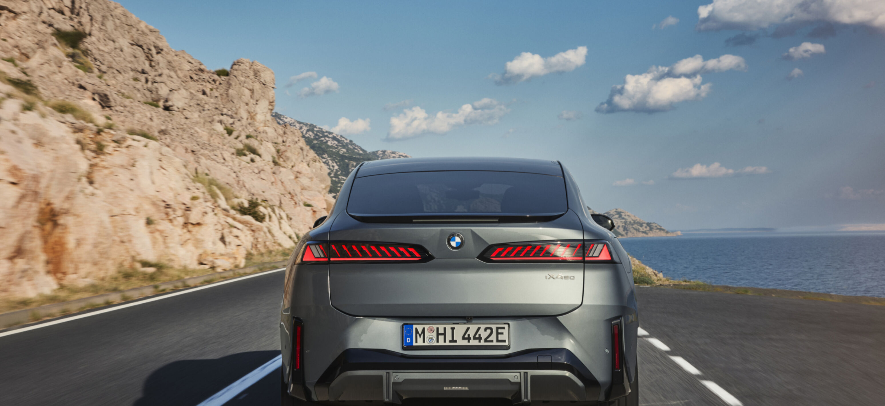 https://autofilter.sk/assets/files/images/ix3-2/gallery/P90655751_highRes_bmw-ix4-50-xdrive-dr.jpg - obrazok