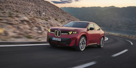 BMW iX4: Elektrické SUV kupé s výkonom až 612 koní a dojazdom 828 kilometrov obrazok