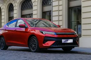 JAC J7 Plus: veľký liftback s bohatou výbavou a jednoduchou technikou