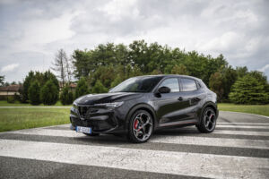 Alfa Romeo Junior Elettrica – mestský elektromobil s talianskym charakterom, pričom VELOCE ukazuje jeho športovejšiu tvár