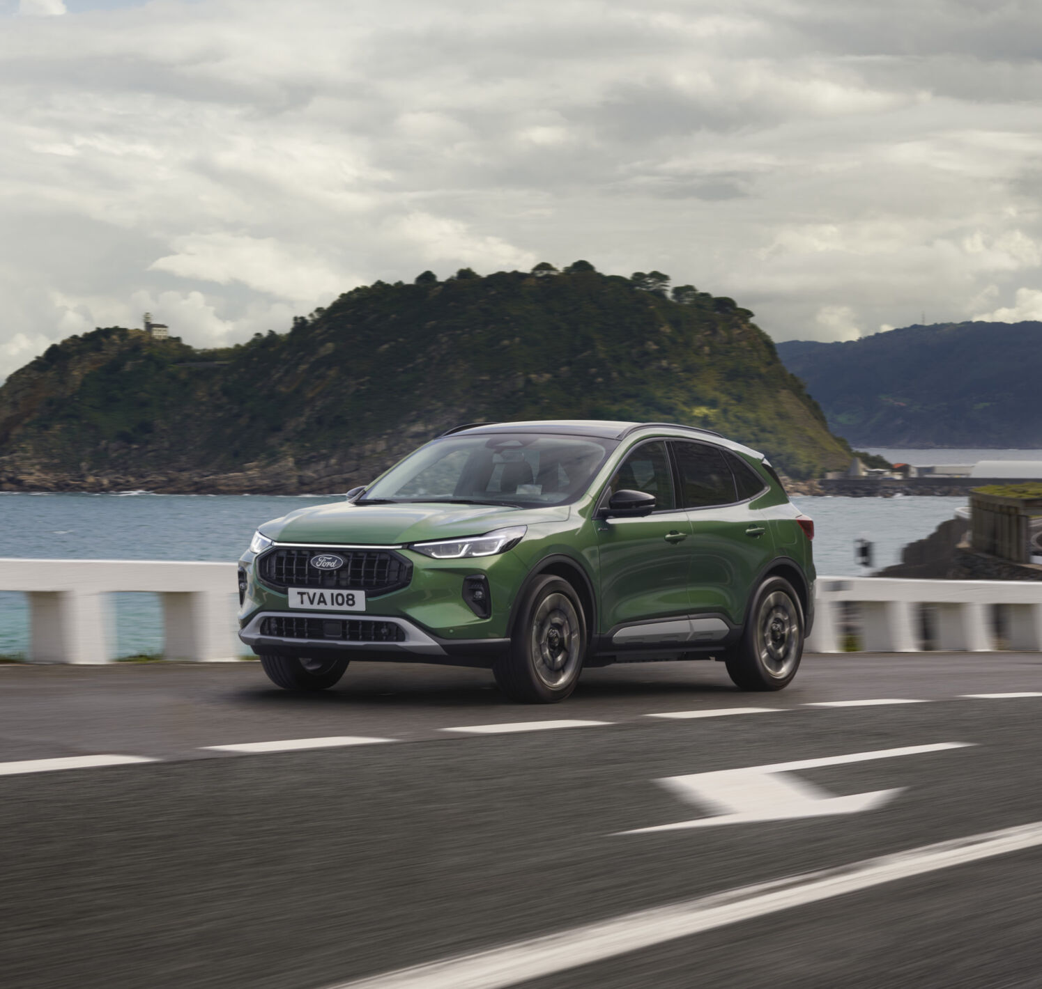 https://autofilter.sk/assets/files/images/kuga/gallery/2023-FORD-KUGA-ACTIVE-01_2025-04-10-200315_bwht.jpg - obrazok