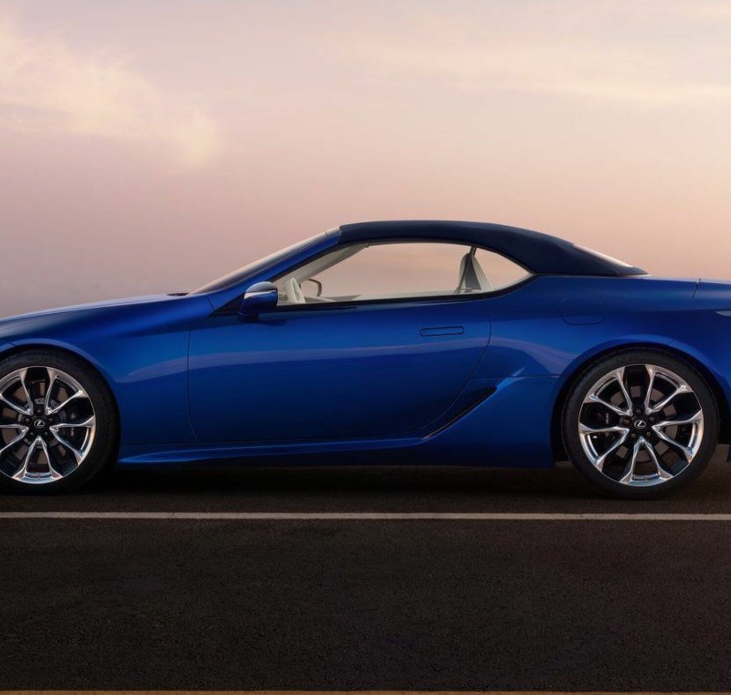 https://autofilter.sk/assets/files/images/lc-convertible/gallery/Lexus-lc-500-convertible-2020-12-galeria_2025-04-10-205844_bknm.jpg - obrazok