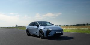 Lexus ES (8. generácia): veľký sedan s čistým dizajnom a novou dávkou techniky obrazok