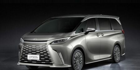 Lexus LM: Dizajnom desí, prepychom šokuje obrazok