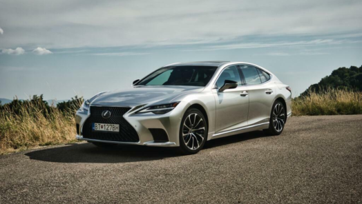 Test I Lexus LS 500h nie je obyčajná vlajková limuzína, skôr pripomína odvážne umelecké dielo obrazok
