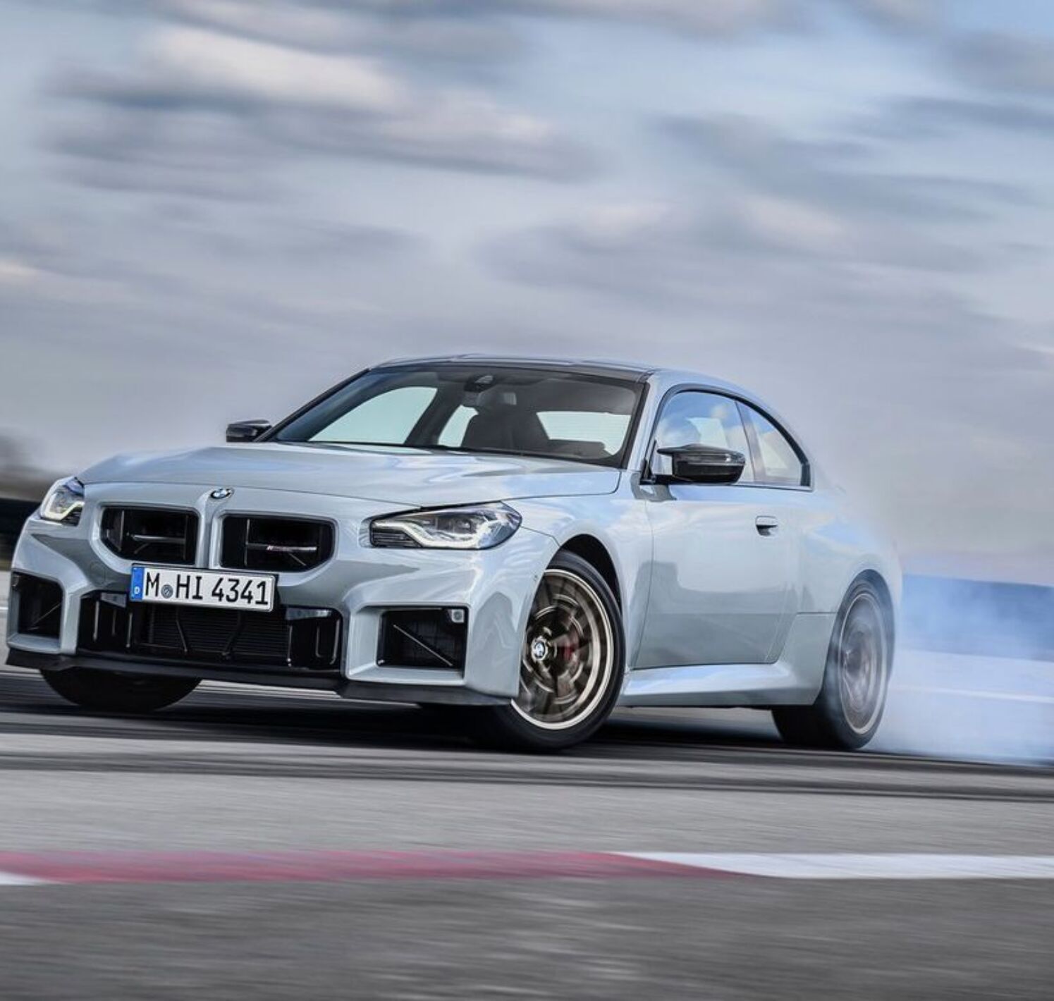 https://autofilter.sk/assets/files/images/m2/gallery/bmw-m2-cs-2026-1-galeria.jpg - obrazok